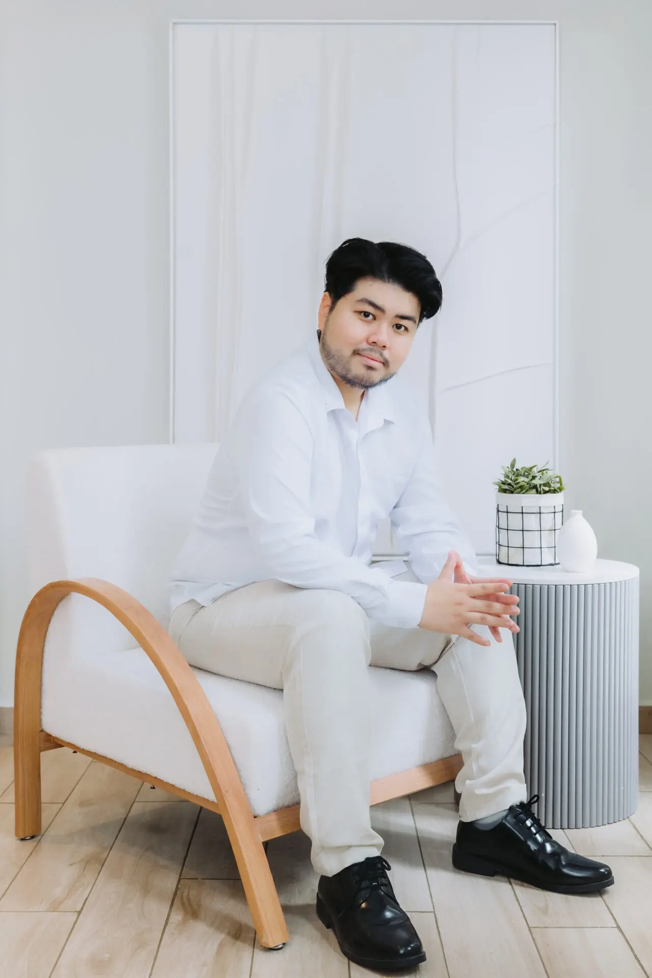 emil_seated